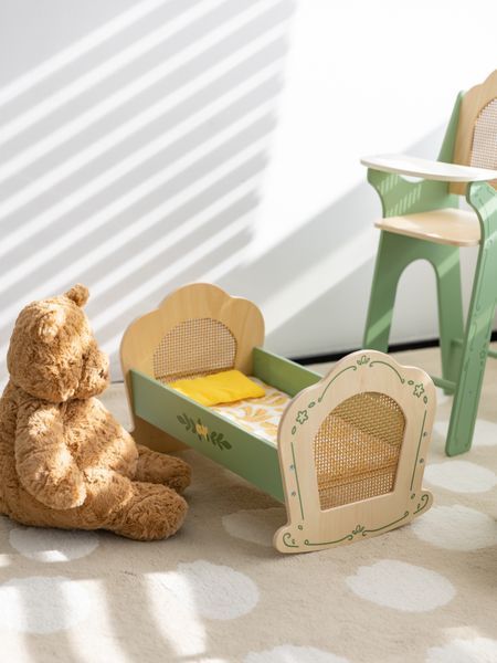 Деревянная кроватка для кукол в винтажном стиле от Classic World 50633 фото